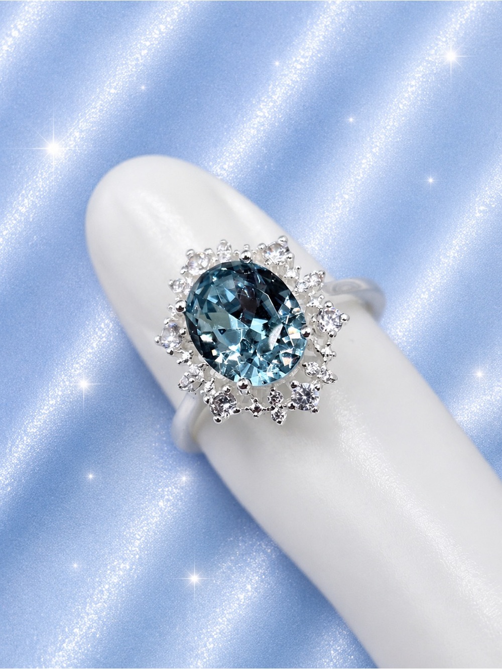 Swarovski Light Sapphire Blue Statement Ring with Clear Crystals Size 8 Silver - Picture 2 of 10